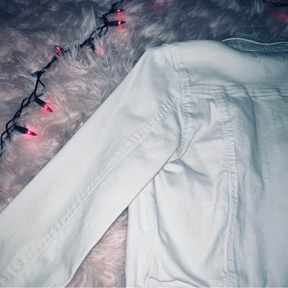Light jean jacket - Picture 9 of 9